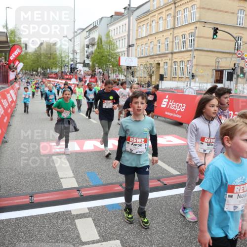 25.04.2026 - Das Zehntel Strokosch-Dieckow http://msf.ph/oto/9632094 25.04.2026 11:01:52 Ziel 5524, 5597, 5655, 5727, 6238, 6240, 6251, 6521, 6680, 6698, 6768, 6772, 6823, 6857, 7009, 7010, 7525, 7541, 7554, 7686, 7845, 7937 meine-sportfotos.de
