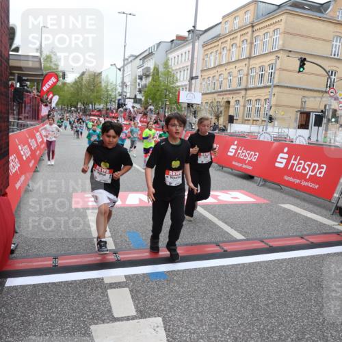 25.04.2026 - Das Zehntel Strokosch-Dieckow http://msf.ph/oto/9632150 25.04.2026 11:01:43 Ziel 5070, 5170, 5474, 5679, 5961, 5994, 6188, 6245, 6371, 6379, 6437, 6446, 6455, 6968, 6969, 6991, 7003, 7220, 7221, 7422, 7423, 7478 meine-sportfotos.de