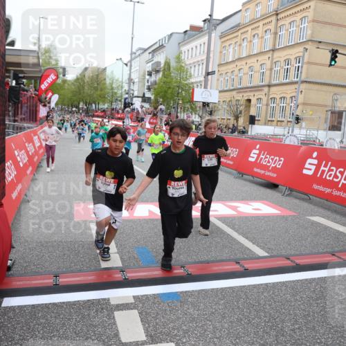 25.04.2026 - Das Zehntel Strokosch-Dieckow http://msf.ph/oto/9632152 25.04.2026 11:01:43 Ziel 5070, 5170, 5474, 5679, 5961, 5994, 6188, 6245, 6371, 6379, 6437, 6446, 6455, 6968, 6969, 6991, 7003, 7220, 7221, 7422, 7423, 7478 meine-sportfotos.de