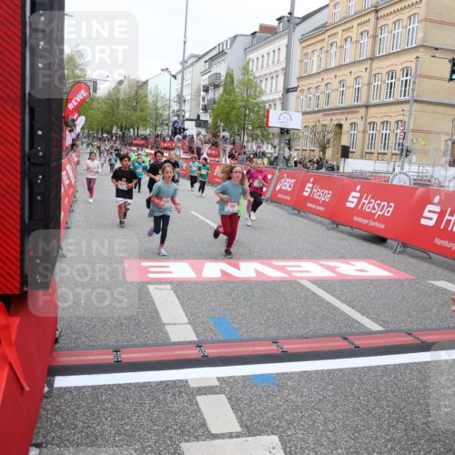 25.04.2026 - Das Zehntel Strokosch-Dieckow http://msf.ph/oto/9632169 25.04.2026 11:01:41 Ziel 3970, 5070, 5170, 5196, 5265, 5285, 5474, 5679, 5961, 5994, 6188, 6245, 6283, 6371, 6379, 6437, 6446, 6455, 6968, 6969, 6991, 7003, 7118, 7220, 7422, 7423, 7478 meine-sportfotos.de
