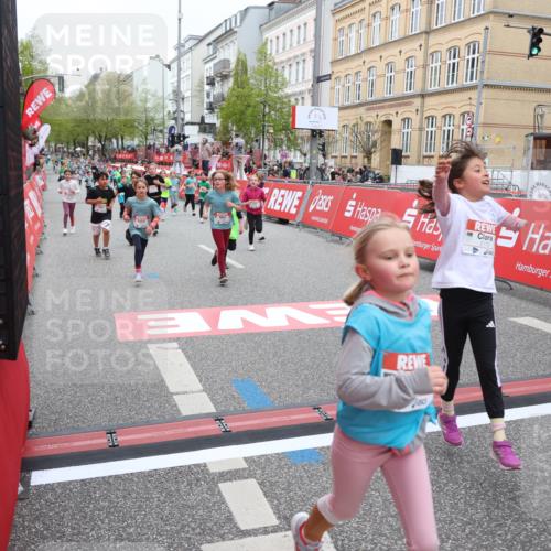 25.04.2026 - Das Zehntel Strokosch-Dieckow http://msf.ph/oto/9632172 25.04.2026 11:01:41 Ziel 3970, 5070, 5170, 5196, 5265, 5285, 5474, 5679, 5961, 5994, 6188, 6245, 6283, 6371, 6379, 6437, 6446, 6455, 6968, 6969, 6991, 7003, 7118, 7220, 7422, 7423, 7478 meine-sportfotos.de