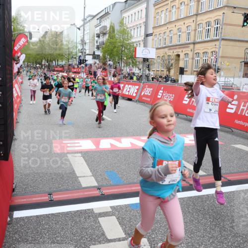 25.04.2026 - Das Zehntel Strokosch-Dieckow http://msf.ph/oto/9632173 25.04.2026 11:01:41 Ziel 3970, 5070, 5170, 5196, 5265, 5285, 5474, 5679, 5961, 5994, 6188, 6245, 6283, 6371, 6379, 6437, 6446, 6455, 6968, 6969, 6991, 7003, 7118, 7220, 7422, 7423, 7478 meine-sportfotos.de