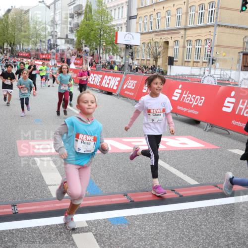 25.04.2026 - Das Zehntel Strokosch-Dieckow http://msf.ph/oto/9632176 25.04.2026 11:01:40 Ziel 3970, 5070, 5170, 5196, 5203, 5265, 5285, 5474, 5679, 5961, 5994, 6188, 6283, 6371, 6379, 6437, 6446, 6455, 6968, 7046, 7056, 7118, 7220, 7422, 7423, 7478 meine-sportfotos.de