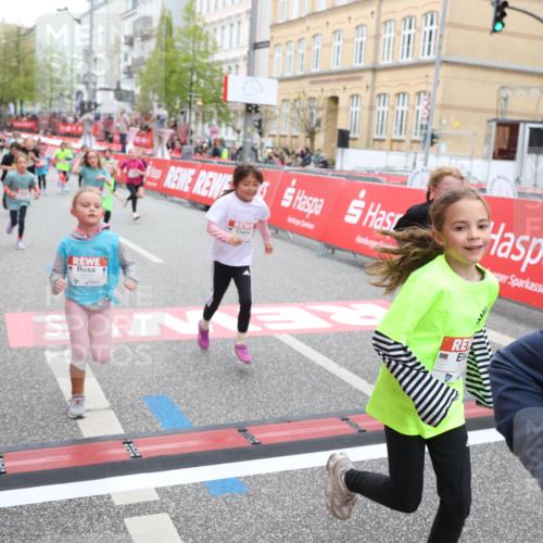 25.04.2026 - Das Zehntel Strokosch-Dieckow http://msf.ph/oto/9632181 25.04.2026 11:01:40 Ziel 3970, 5070, 5170, 5196, 5203, 5265, 5285, 5474, 5679, 5961, 5994, 6188, 6283, 6371, 6379, 6437, 6446, 6455, 6968, 7046, 7056, 7118, 7220, 7422, 7423, 7478 meine-sportfotos.de