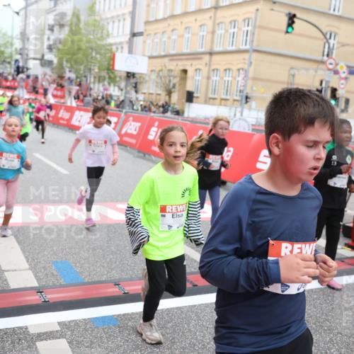 25.04.2026 - Das Zehntel Strokosch-Dieckow http://msf.ph/oto/9632182 25.04.2026 11:01:40 Ziel 3970, 5070, 5170, 5196, 5203, 5265, 5285, 5474, 5679, 5961, 5994, 6188, 6283, 6371, 6379, 6437, 6446, 6455, 6968, 7046, 7056, 7118, 7220, 7422, 7423, 7478 meine-sportfotos.de