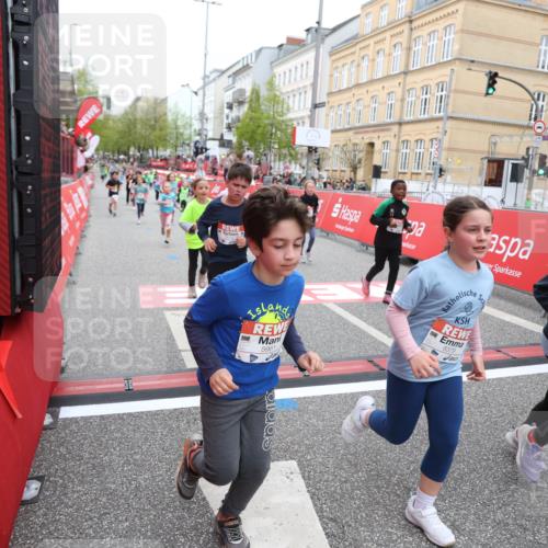25.04.2026 - Das Zehntel Strokosch-Dieckow http://msf.ph/oto/9632191 25.04.2026 11:01:38 Ziel 3970, 5070, 5170, 5196, 5203, 5265, 5285, 5474, 5679, 5961, 6188, 6283, 6371, 6379, 6446, 6455, 6456, 6470, 6854, 6855, 7046, 7056, 7118, 7220, 7423, 7439, 8072 meine-sportfotos.de