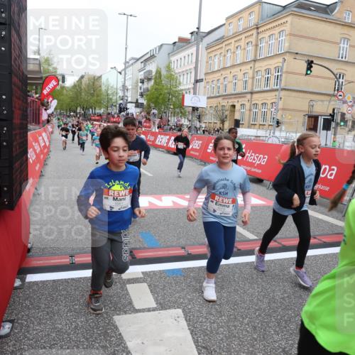 25.04.2026 - Das Zehntel Strokosch-Dieckow http://msf.ph/oto/9632192 25.04.2026 11:01:38 Ziel 3970, 5070, 5170, 5196, 5203, 5265, 5285, 5474, 5679, 5961, 6188, 6283, 6371, 6379, 6446, 6455, 6456, 6470, 6854, 6855, 7046, 7056, 7118, 7220, 7423, 7439, 8072 meine-sportfotos.de