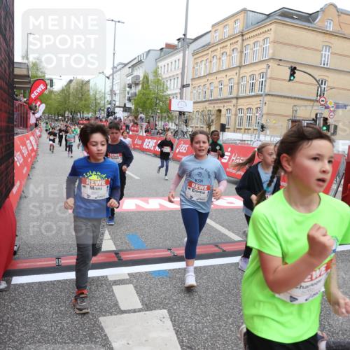 25.04.2026 - Das Zehntel Strokosch-Dieckow http://msf.ph/oto/9632194 25.04.2026 11:01:38 Ziel 3970, 5070, 5170, 5196, 5203, 5265, 5285, 5474, 5679, 5961, 6188, 6283, 6371, 6379, 6446, 6455, 6456, 6470, 6854, 6855, 7046, 7056, 7118, 7220, 7423, 7439, 8072 meine-sportfotos.de