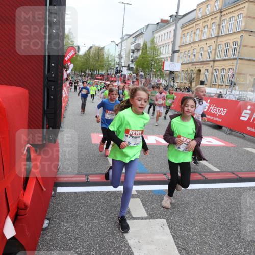 25.04.2026 - Das Zehntel Strokosch-Dieckow http://msf.ph/oto/9632221 25.04.2026 11:01:35 Ziel 3970, 5196, 5203, 5265, 5285, 5946, 5961, 6283, 6371, 6379, 6446, 6455, 6456, 6470, 6474, 6854, 6855, 6931, 7046, 7056, 7082, 7118, 7423, 7439, 8072 meine-sportfotos.de