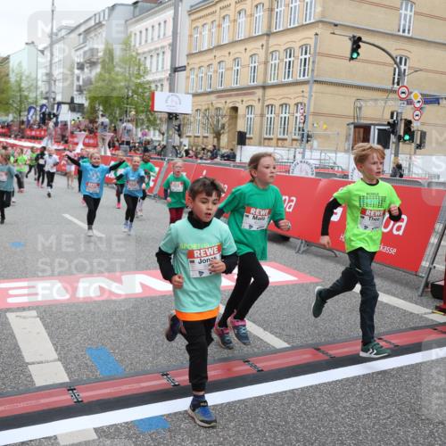 25.04.2026 - Das Zehntel Strokosch-Dieckow http://msf.ph/oto/9632255 25.04.2026 11:01:30 Ziel 5748, 5946, 6470, 6474, 6700, 6814, 6854, 6855, 6931, 7082, 7195, 7327, 7494, 7586, 7627 meine-sportfotos.de