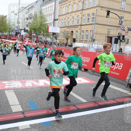 25.04.2026 - Das Zehntel Strokosch-Dieckow http://msf.ph/oto/9632256 25.04.2026 11:01:30 Ziel 5748, 5946, 6470, 6474, 6700, 6814, 6854, 6855, 6931, 7082, 7195, 7327, 7494, 7586, 7627 meine-sportfotos.de