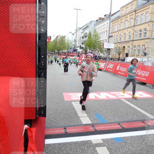 25.04.2026 - Das Zehntel Strokosch-Dieckow http://msf.ph/oto/9632282 25.04.2026 11:01:25 Ziel 5222, 5247, 5256, 5516, 5720, 5889, 5984, 6375, 6376, 6419, 6660, 6695, 6700, 6814, 6815, 6838, 7195, 7494, 7579, 7586, 7627, 7797, 8031 meine-sportfotos.de