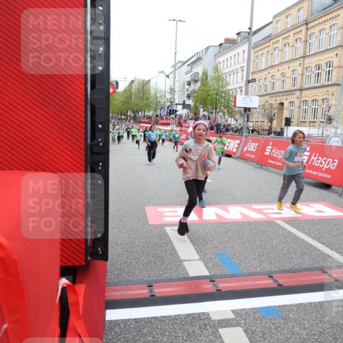 25.04.2026 - Das Zehntel Strokosch-Dieckow http://msf.ph/oto/9632283 25.04.2026 11:01:25 Ziel 5222, 5247, 5256, 5516, 5720, 5889, 5984, 6375, 6376, 6419, 6660, 6695, 6700, 6814, 6815, 6838, 7195, 7494, 7579, 7586, 7627, 7797, 8031 meine-sportfotos.de