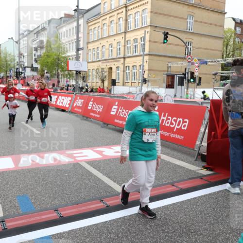 25.04.2026 - Das Zehntel Strokosch-Dieckow http://msf.ph/oto/9632298 25.04.2026 11:13:18 Ziel 5016, 5876, 5883 meine-sportfotos.de