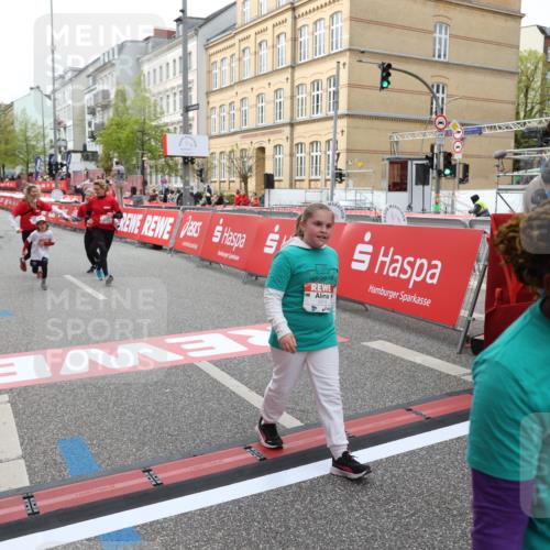 25.04.2026 - Das Zehntel Strokosch-Dieckow http://msf.ph/oto/9632300 25.04.2026 11:13:18 Ziel 5016, 5876, 5883 meine-sportfotos.de