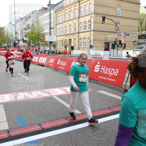 25.04.2026 - Das Zehntel Strokosch-Dieckow http://msf.ph/oto/9632301 25.04.2026 11:13:18 Ziel 5016, 5876, 5883 meine-sportfotos.de