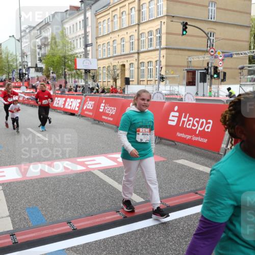 25.04.2026 - Das Zehntel Strokosch-Dieckow http://msf.ph/oto/9632302 25.04.2026 11:13:18 Ziel 5016, 5876, 5883 meine-sportfotos.de