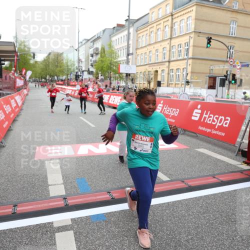 25.04.2026 - Das Zehntel Strokosch-Dieckow http://msf.ph/oto/9632308 25.04.2026 11:13:17 Ziel 5876, 5883 meine-sportfotos.de