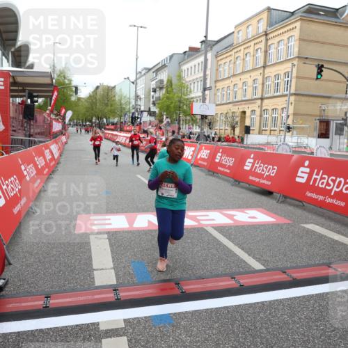 25.04.2026 - Das Zehntel Strokosch-Dieckow http://msf.ph/oto/9632315 25.04.2026 11:13:16 Ziel 5876, 5883 meine-sportfotos.de
