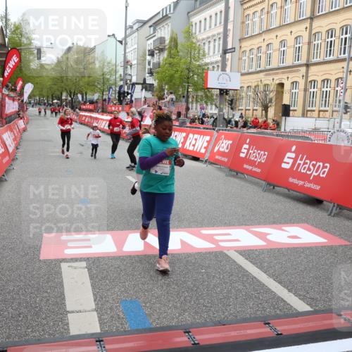 25.04.2026 - Das Zehntel Strokosch-Dieckow http://msf.ph/oto/9632319 25.04.2026 11:13:15 Ziel 5876, 5883 meine-sportfotos.de