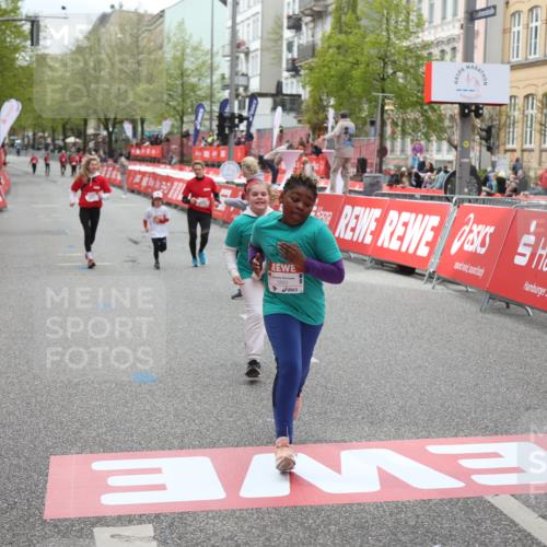 25.04.2026 - Das Zehntel Strokosch-Dieckow http://msf.ph/oto/9632323 25.04.2026 11:13:15 Ziel 5876, 5883 meine-sportfotos.de