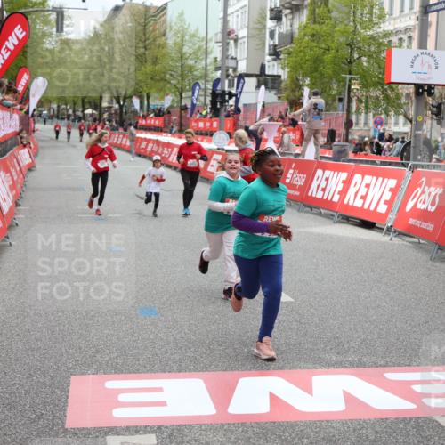25.04.2026 - Das Zehntel Strokosch-Dieckow http://msf.ph/oto/9632329 25.04.2026 11:13:15 Ziel 5876, 5883 meine-sportfotos.de
