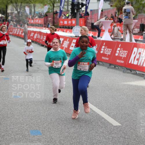 25.04.2026 - Das Zehntel Strokosch-Dieckow http://msf.ph/oto/9632345 25.04.2026 11:13:14 Ziel 5079, 5883 meine-sportfotos.de