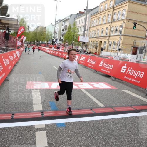 25.04.2026 - Das Zehntel Strokosch-Dieckow http://msf.ph/oto/9632361 25.04.2026 11:13:09 Ziel 5079, 7350 meine-sportfotos.de