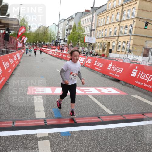 25.04.2026 - Das Zehntel Strokosch-Dieckow http://msf.ph/oto/9632363 25.04.2026 11:13:09 Ziel 5079, 7350 meine-sportfotos.de