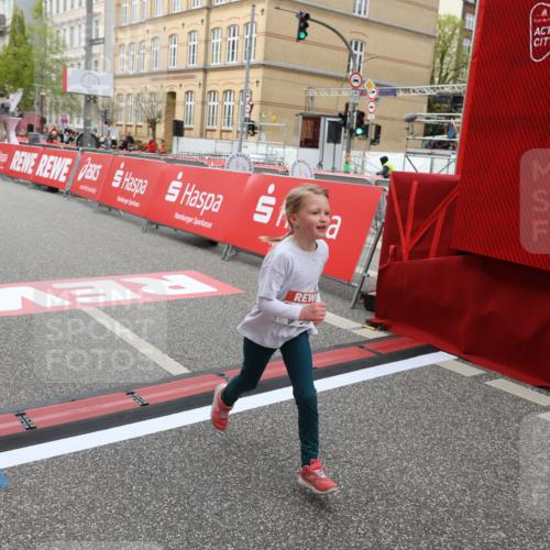 25.04.2026 - Das Zehntel Strokosch-Dieckow http://msf.ph/oto/9632400 25.04.2026 11:13:01 Ziel 5122, 7036 meine-sportfotos.de