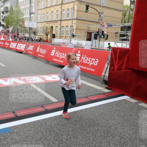 25.04.2026 - Das Zehntel Strokosch-Dieckow http://msf.ph/oto/9632402 25.04.2026 11:13:01 Ziel 5122, 7036 meine-sportfotos.de