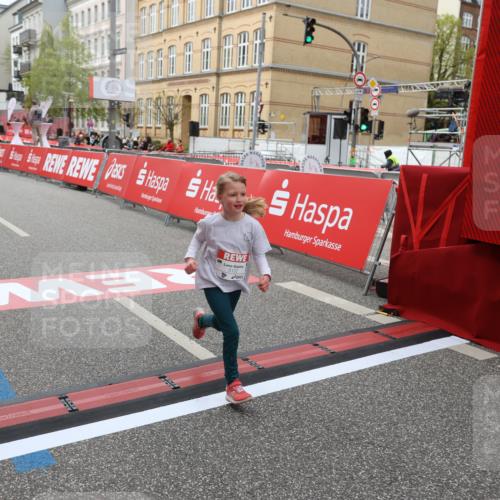 25.04.2026 - Das Zehntel Strokosch-Dieckow http://msf.ph/oto/9632407 25.04.2026 11:13:01 Ziel 5122, 7036 meine-sportfotos.de
