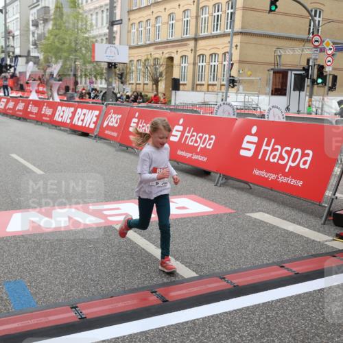 25.04.2026 - Das Zehntel Strokosch-Dieckow http://msf.ph/oto/9632411 25.04.2026 11:13:01 Ziel 5122, 7036 meine-sportfotos.de