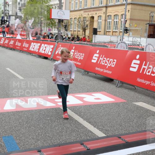 25.04.2026 - Das Zehntel Strokosch-Dieckow http://msf.ph/oto/9632417 25.04.2026 11:13:00 Ziel 5122, 7036 meine-sportfotos.de