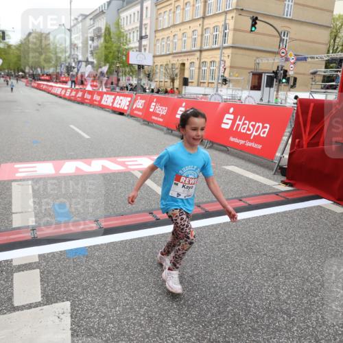 25.04.2026 - Das Zehntel Strokosch-Dieckow http://msf.ph/oto/9632487 25.04.2026 11:12:32 Ziel 6447, 6451 meine-sportfotos.de