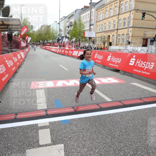 25.04.2026 - Das Zehntel Strokosch-Dieckow http://msf.ph/oto/9632492 25.04.2026 11:12:32 Ziel 6447, 6451 meine-sportfotos.de