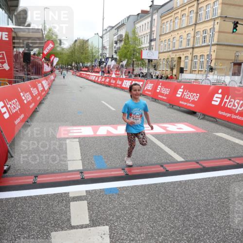 25.04.2026 - Das Zehntel Strokosch-Dieckow http://msf.ph/oto/9632497 25.04.2026 11:12:32 Ziel 6447, 6451 meine-sportfotos.de