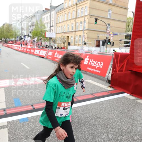 25.04.2026 - Das Zehntel Strokosch-Dieckow http://msf.ph/oto/9632511 25.04.2026 11:12:27 Ziel 6447, 6451 meine-sportfotos.de
