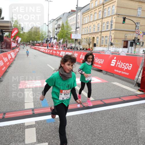 25.04.2026 - Das Zehntel Strokosch-Dieckow http://msf.ph/oto/9632513 25.04.2026 11:12:27 Ziel 6447, 6451 meine-sportfotos.de