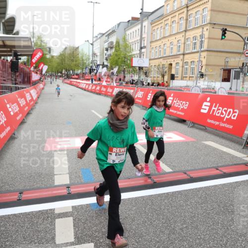 25.04.2026 - Das Zehntel Strokosch-Dieckow http://msf.ph/oto/9632514 25.04.2026 11:12:27 Ziel 6447, 6451 meine-sportfotos.de