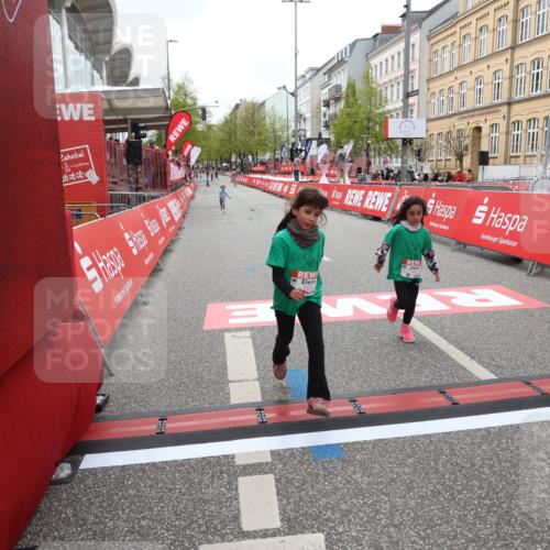25.04.2026 - Das Zehntel Strokosch-Dieckow http://msf.ph/oto/9632521 25.04.2026 11:12:27 Ziel 6447, 6451 meine-sportfotos.de