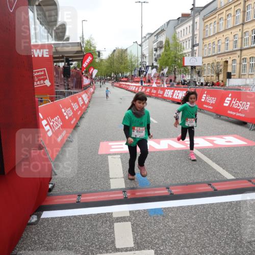 25.04.2026 - Das Zehntel Strokosch-Dieckow http://msf.ph/oto/9632525 25.04.2026 11:12:26 Ziel 6447, 6451 meine-sportfotos.de