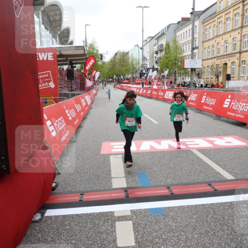 25.04.2026 - Das Zehntel Strokosch-Dieckow http://msf.ph/oto/9632533 25.04.2026 11:12:26 Ziel 6447, 6451 meine-sportfotos.de