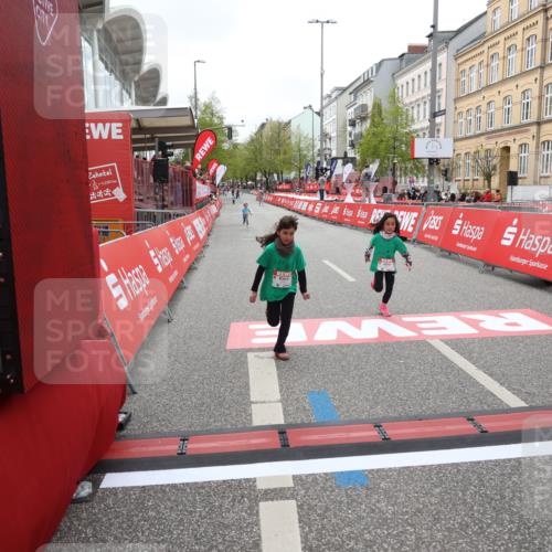 25.04.2026 - Das Zehntel Strokosch-Dieckow http://msf.ph/oto/9632537 25.04.2026 11:12:26 Ziel 6447, 6451 meine-sportfotos.de