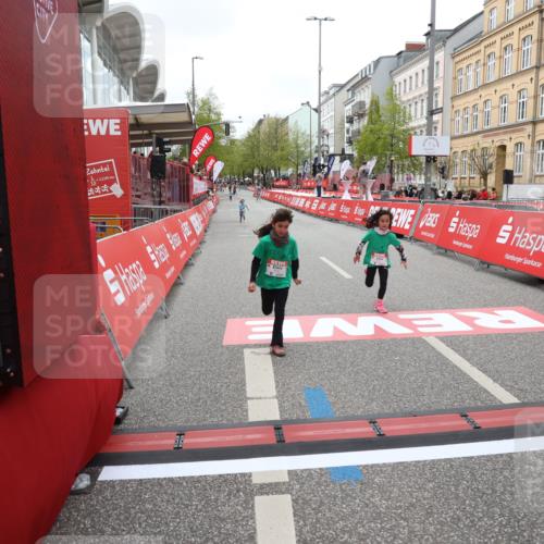 25.04.2026 - Das Zehntel Strokosch-Dieckow http://msf.ph/oto/9632539 25.04.2026 11:12:26 Ziel 6447, 6451 meine-sportfotos.de