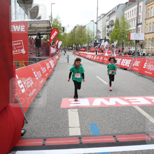 25.04.2026 - Das Zehntel Strokosch-Dieckow http://msf.ph/oto/9632544 25.04.2026 11:12:26 Ziel 6447, 6451 meine-sportfotos.de