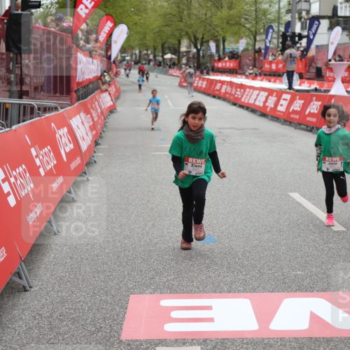 25.04.2026 - Das Zehntel Strokosch-Dieckow http://msf.ph/oto/9632552 25.04.2026 11:12:25 Ziel 6447, 6451 meine-sportfotos.de