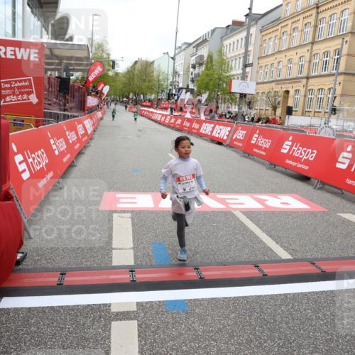 25.04.2026 - Das Zehntel Strokosch-Dieckow http://msf.ph/oto/9632565 25.04.2026 11:12:16 Ziel 5085, 6579, 6596 meine-sportfotos.de
