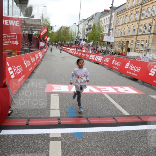 25.04.2026 - Das Zehntel Strokosch-Dieckow http://msf.ph/oto/9632568 25.04.2026 11:12:16 Ziel 5085, 6579, 6596 meine-sportfotos.de