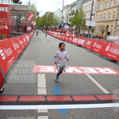 25.04.2026 - Das Zehntel Strokosch-Dieckow http://msf.ph/oto/9632572 25.04.2026 11:12:16 Ziel 5085, 6579, 6596 meine-sportfotos.de
